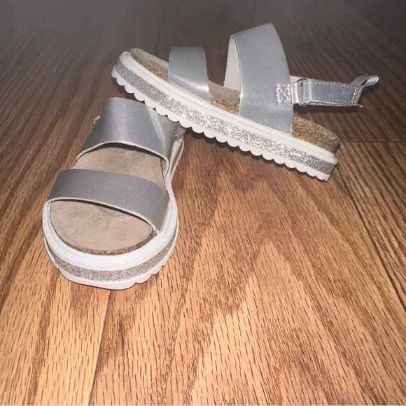 Toddler Sandals - Picture 3 of 6
